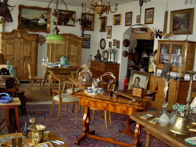 Geschäftlokal von Antiquitäten Schrattenecker